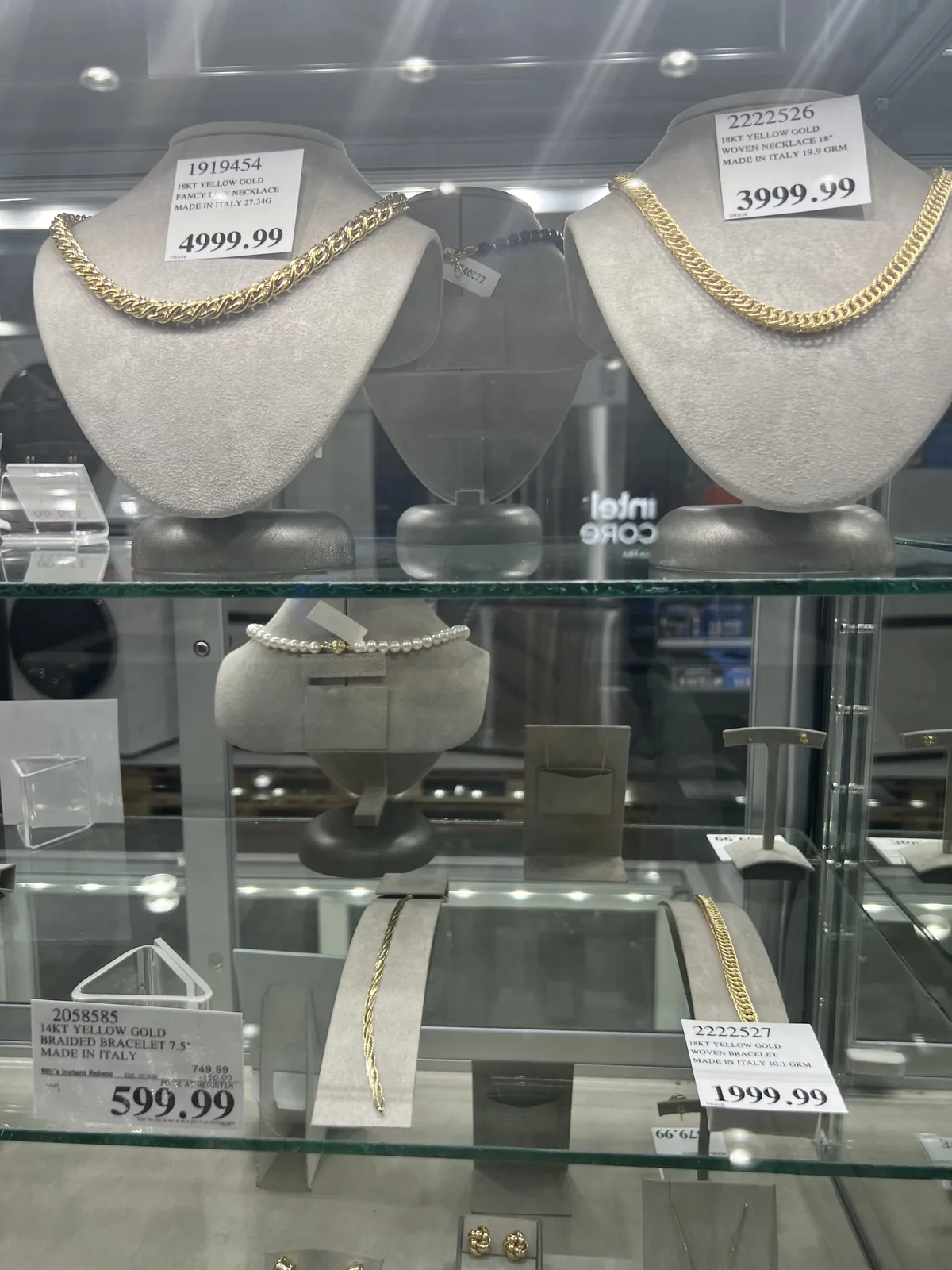 Costco 18KT 意大利黄金项链手链柜台,按克重标价,配养珠项链